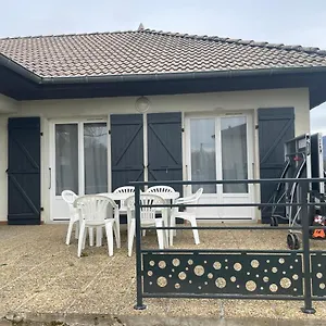 villas-6-p-3-ch-parking-gratuit-et-prive.hotels-rhonealpes.com/